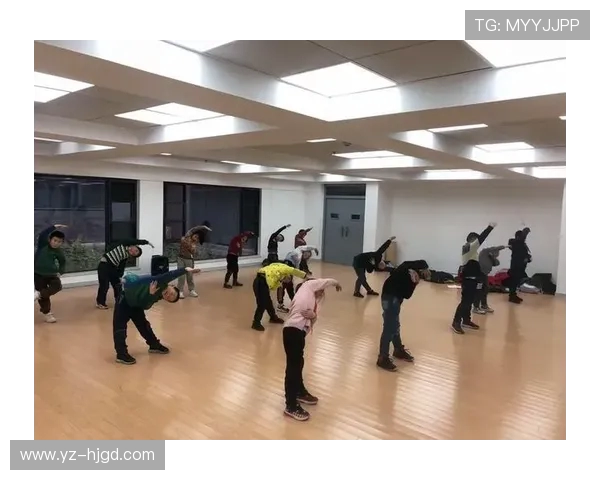 深圳街舞队整体表现分析与压制策略的得失探讨 深圳街舞队整体表现分析与压制策略的得失探讨